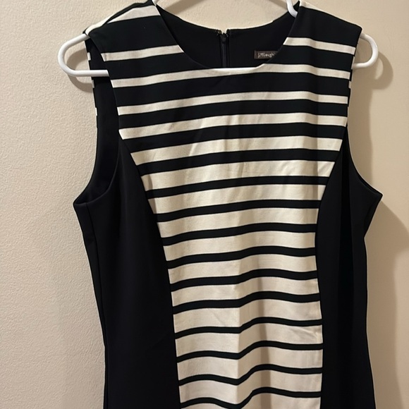 J. McLaughlin Black and White Sheath Dress - sleeveless - women’s size M - Picture 3 of 6